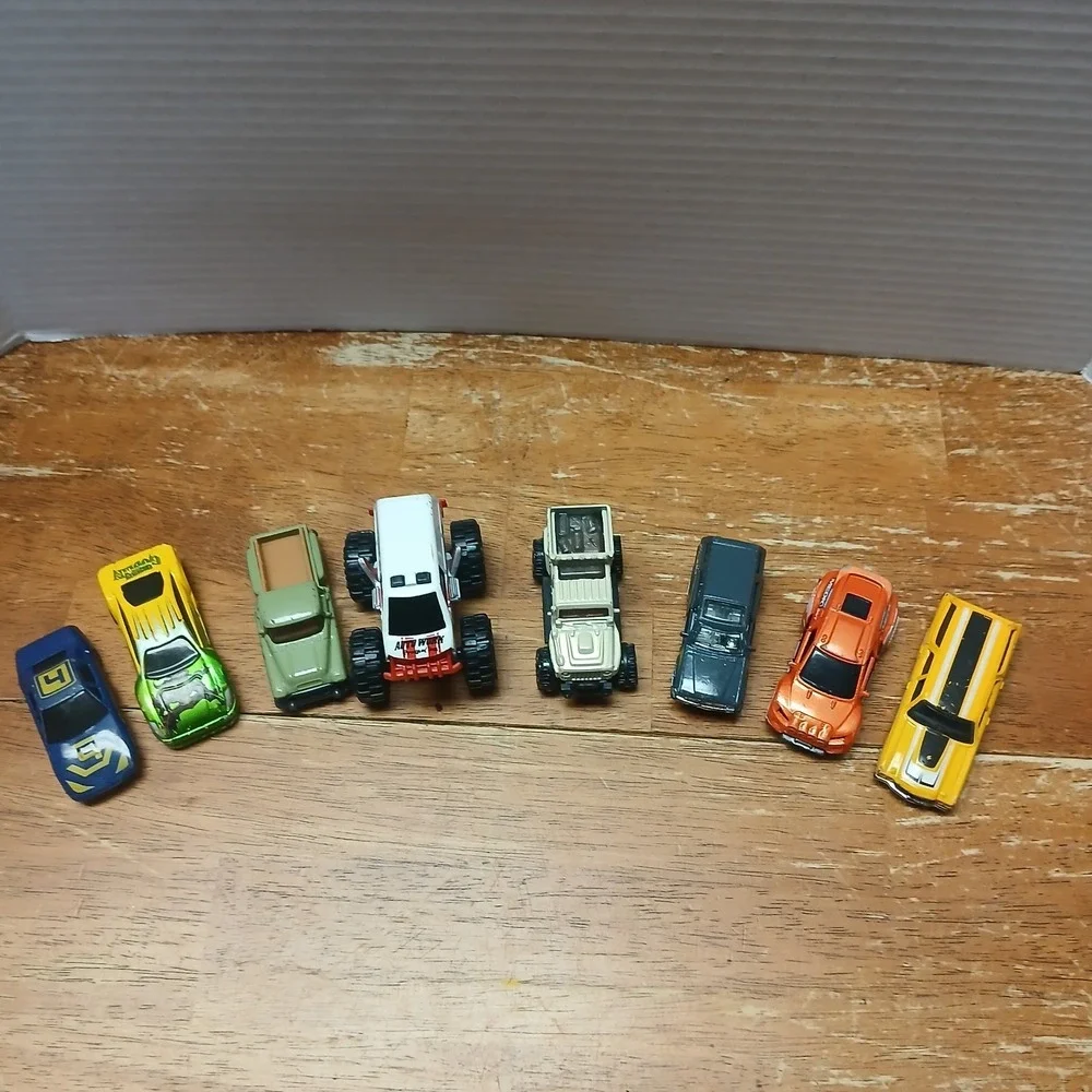 Mixed Lot Of 8 Hot Wheels Matchbox Maisto Misc Diecast Cars Trucks Monster Truck